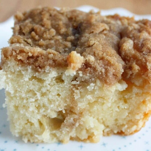 10 Minute Cinnamon Apple Crumb Cake {Mixed From Scratch}