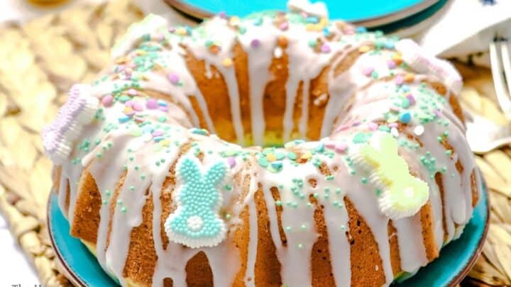 glazed lemon poppy seed bundt cake