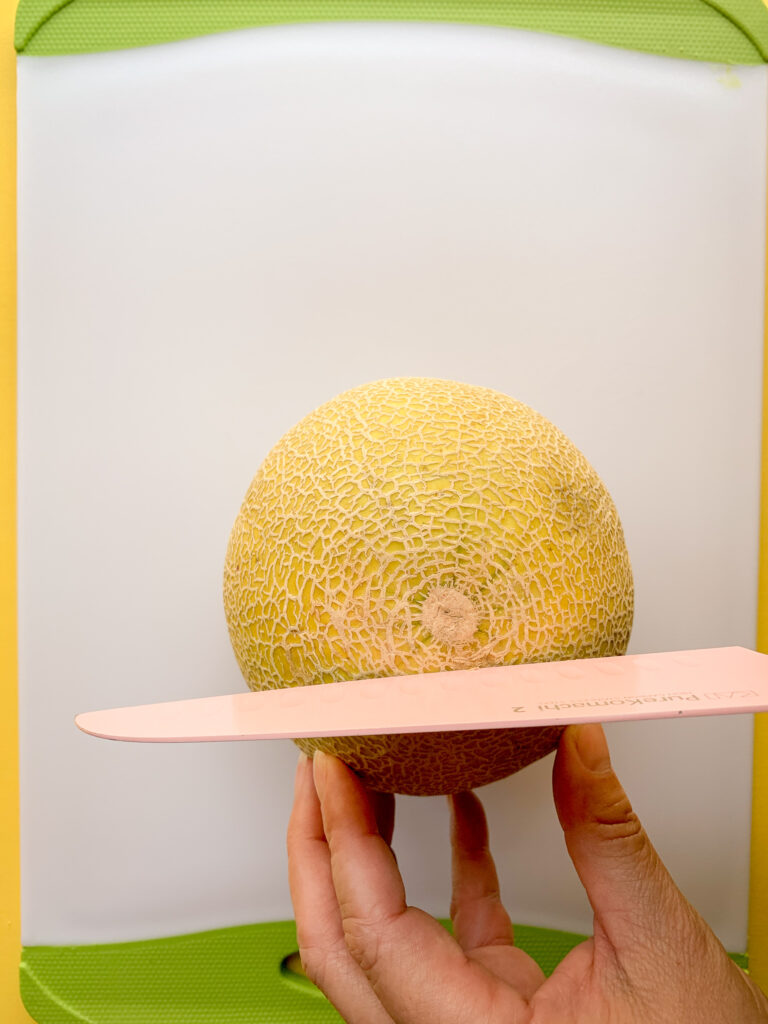 How-To-Cut-A-Cantaloupe-whole-standing