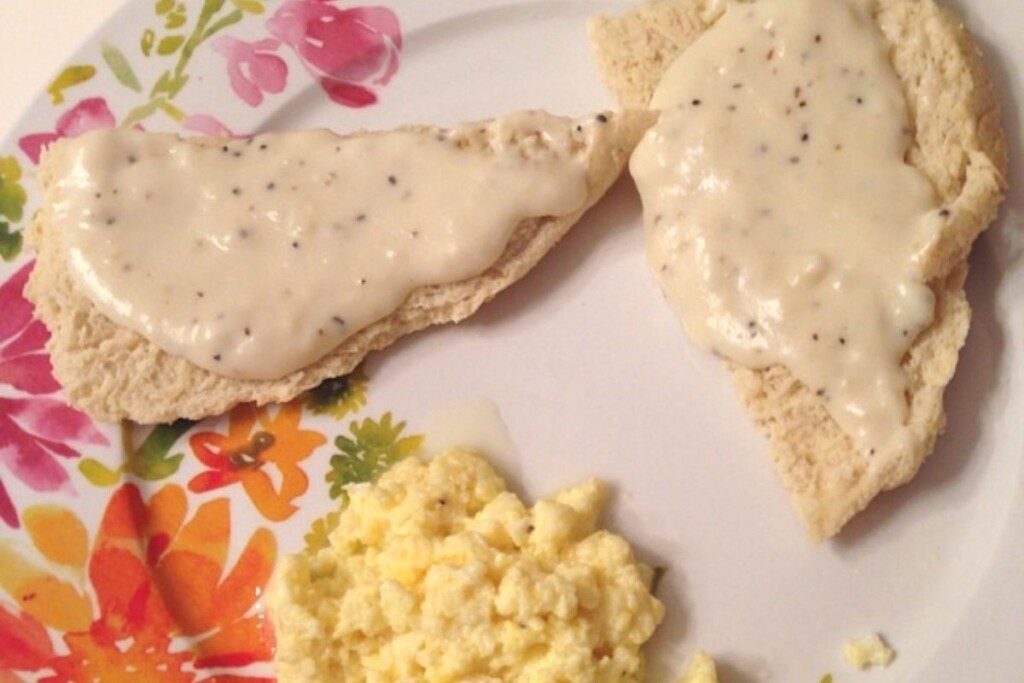 Sliced-sourdough-topped-with-gravy