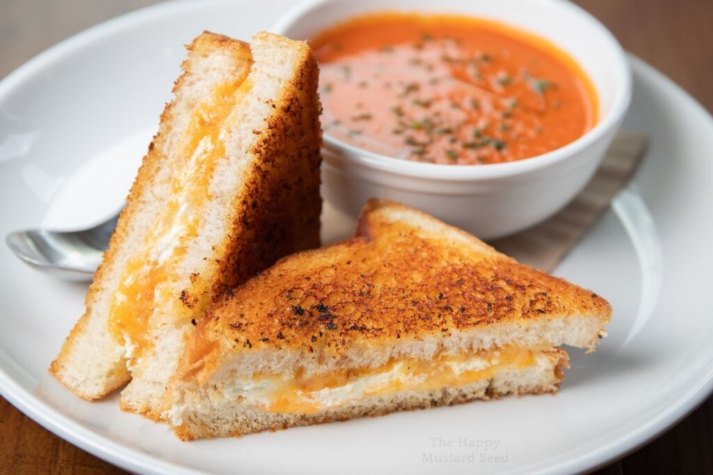 Grilled-Cheese-Tomato-Soup